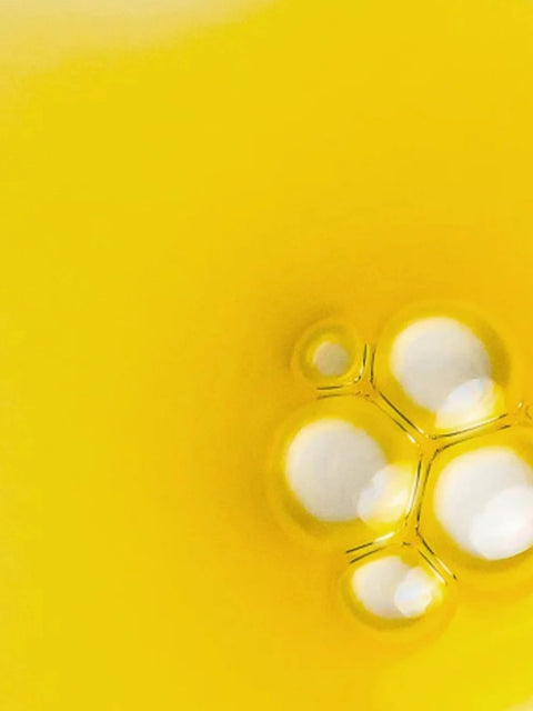 Yellow CBD oil serum, smooth texture, hydration concern, main ingredient CBD, no visible packaging